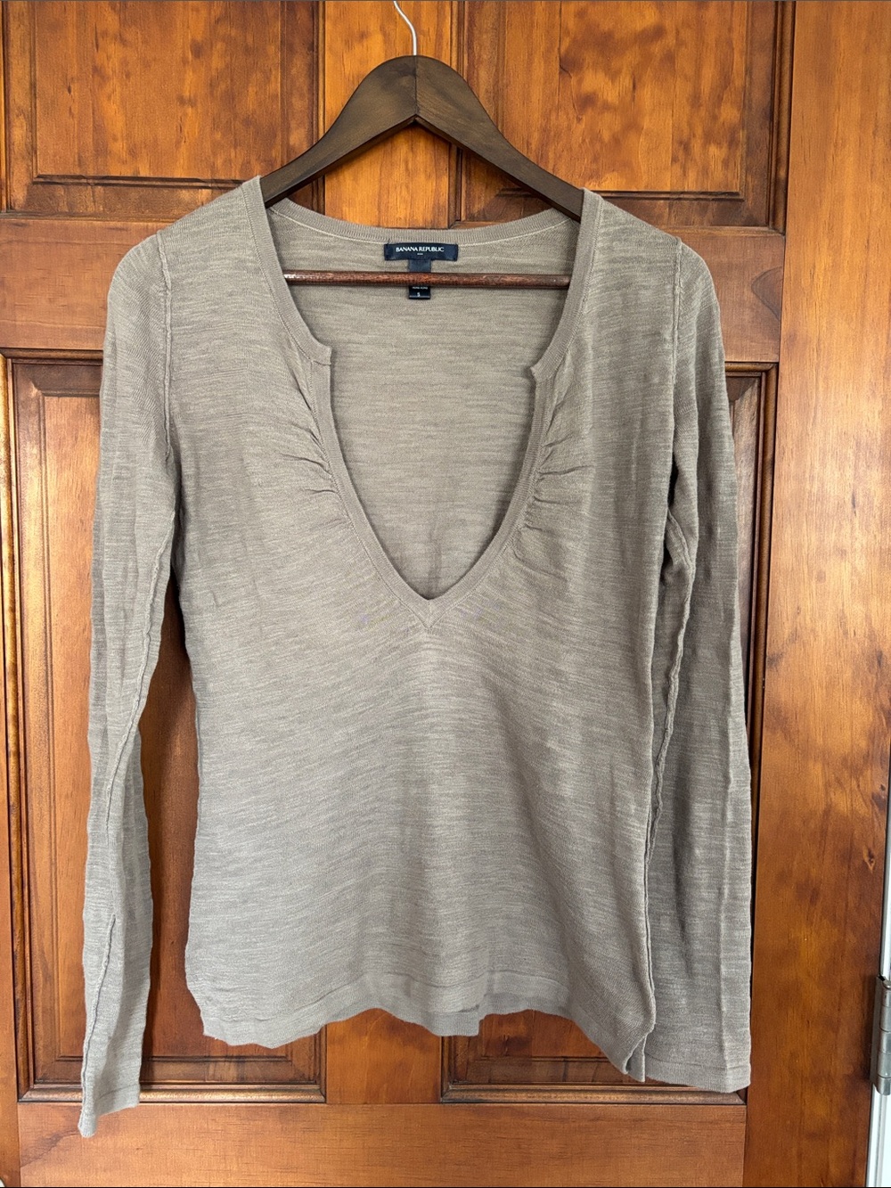 Banana Republic Taupe Long-Sleeve V-Neck Knit Top